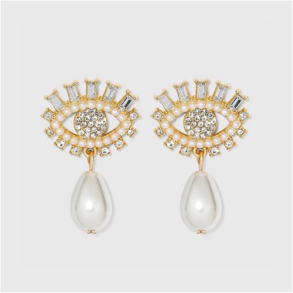 Pearl earrings